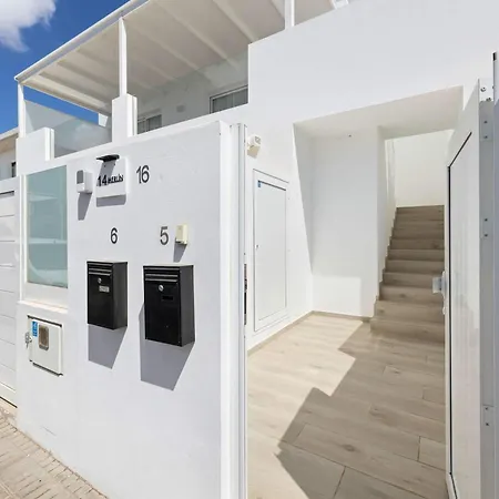 Coastlight Rooftop By Bayside Modern Penthouse דירה פלאיה הונדה